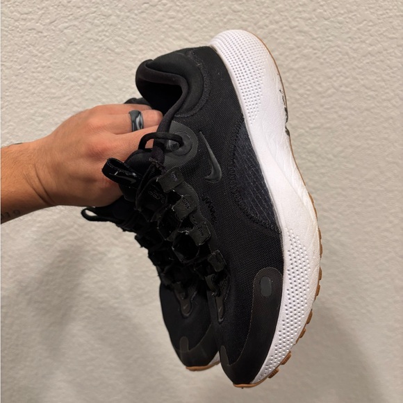 Nike Women's React Escape RN Running Shoes comfort size 8 walking black - Picture 2 of 7